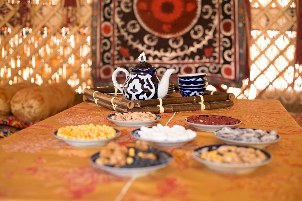 Advantage Hotel Samarkand Esterno foto